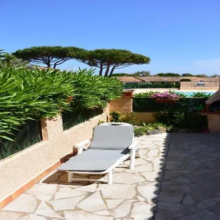 Ferienhaus Mitoyenne T3 Avec Piscine Et Parking - Fr-1-607-49