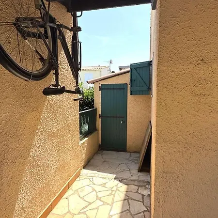 Ferienhaus Mitoyenne T3 Avec Piscine Et Parking - Fr-1-607-49 *